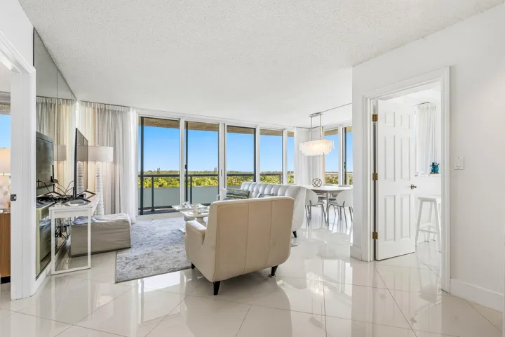 3554 Ocean Drive South - 702-281