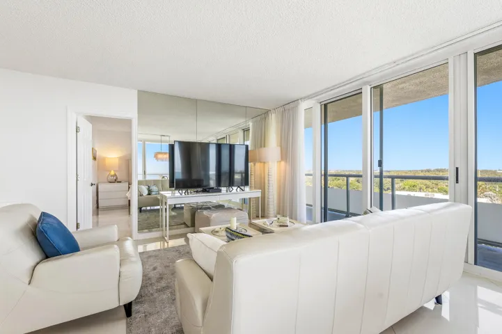 3554 Ocean Drive South - 702-301