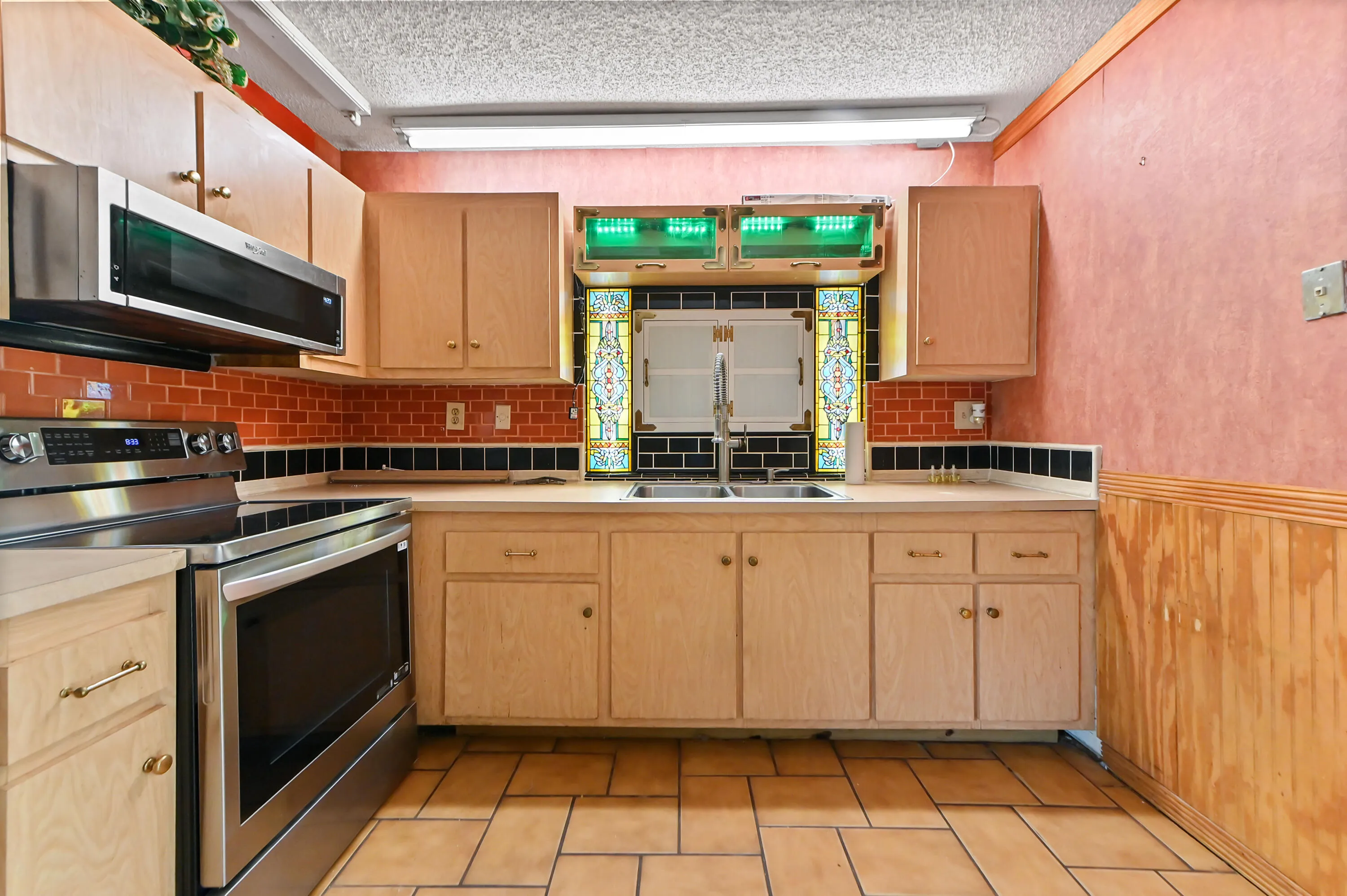 08 kitchen 01