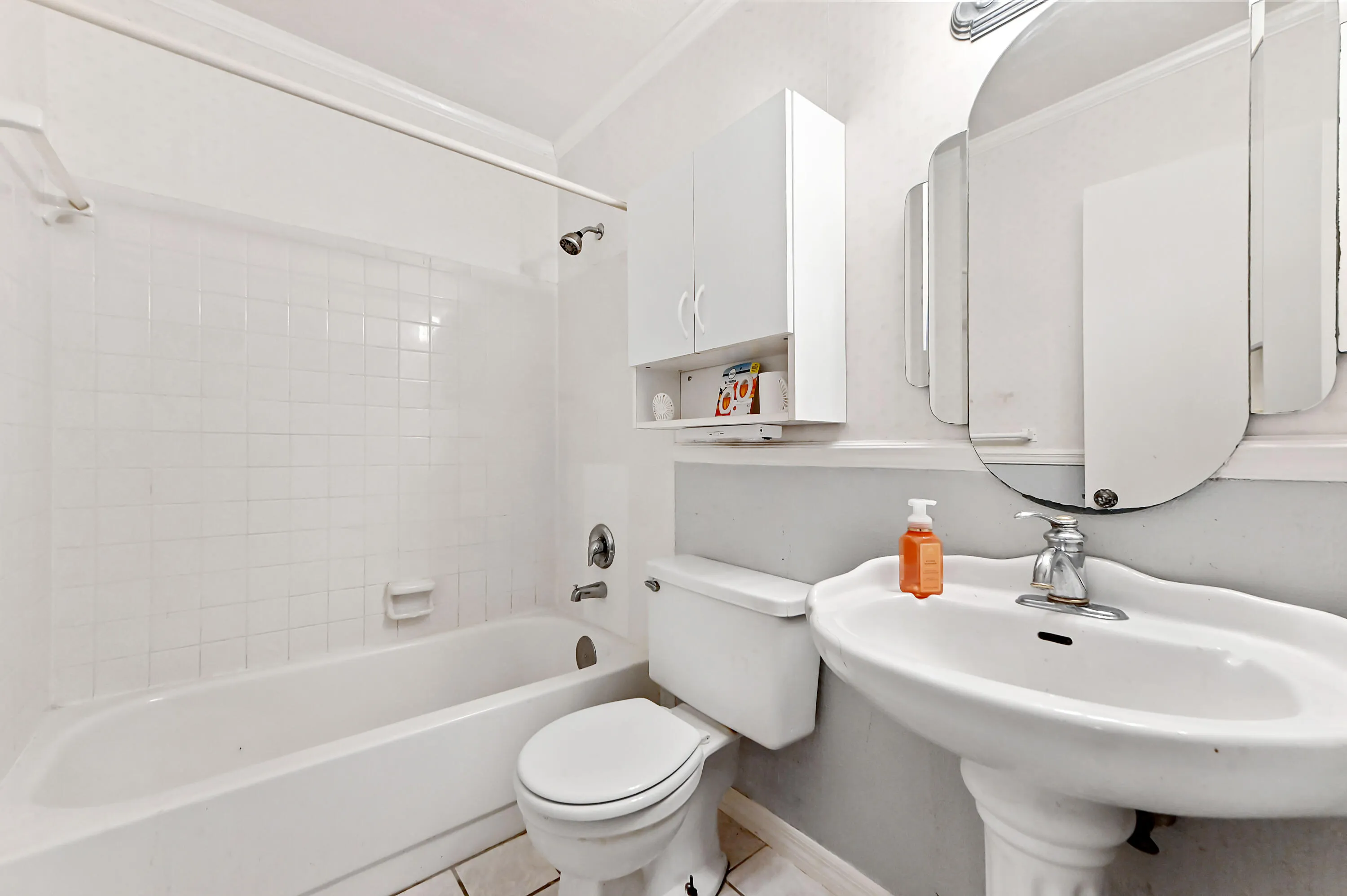 14 bathroom 01