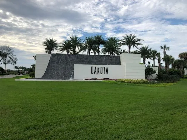 DAKOTA SIGN 2