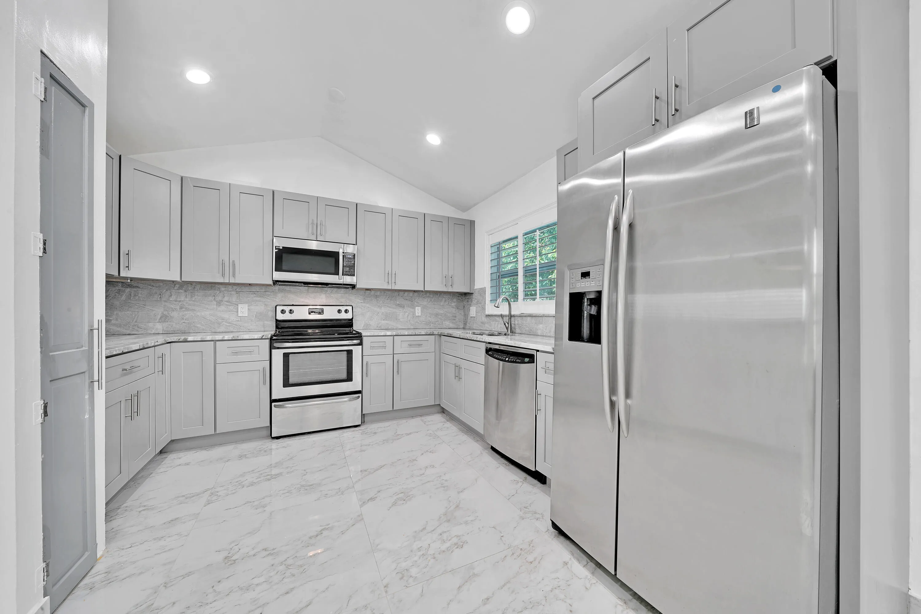 Kitchen (2)