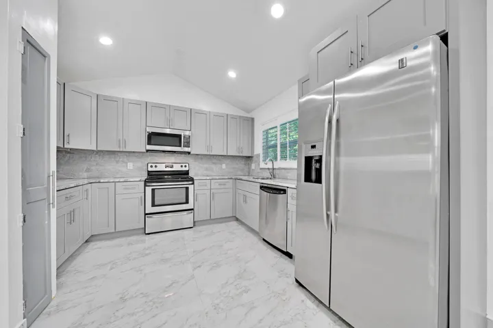 Kitchen (2)