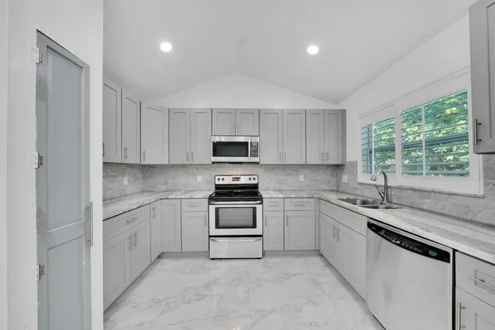 Kitchen (4)