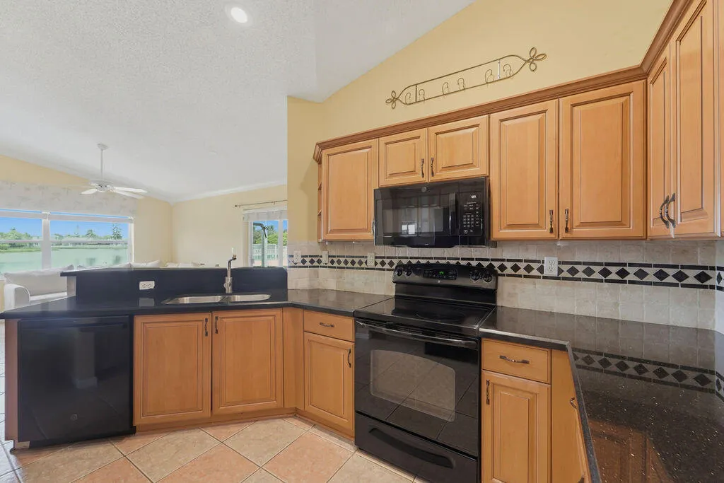 Kitchen 3