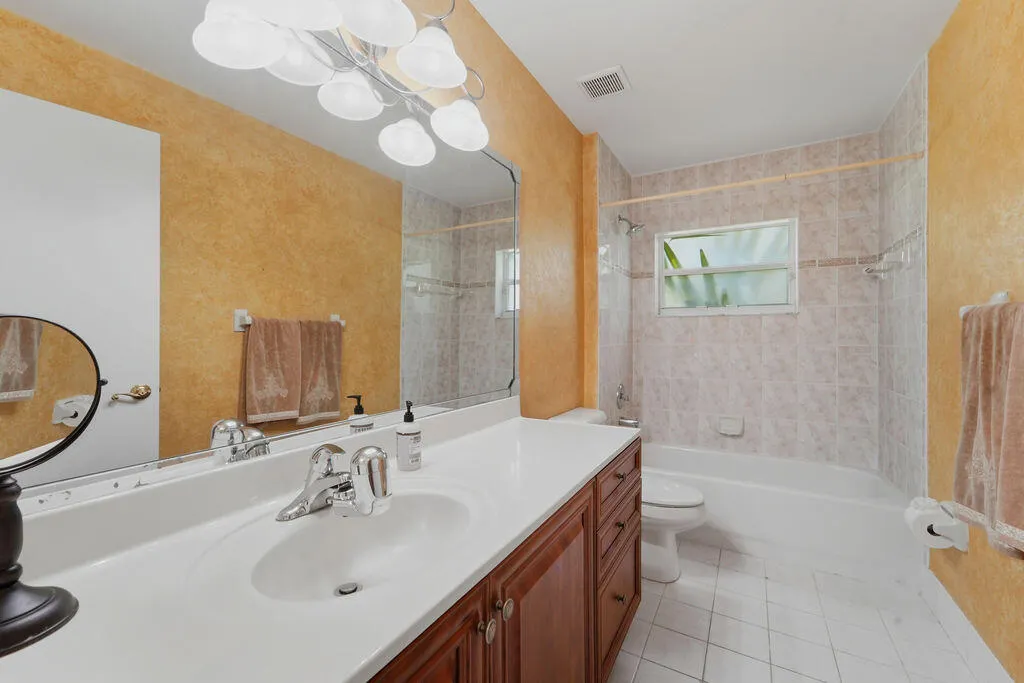 Secondary Full Bath