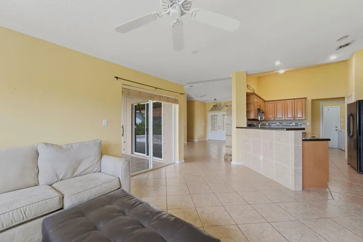 Family Room & Breakfast Bar