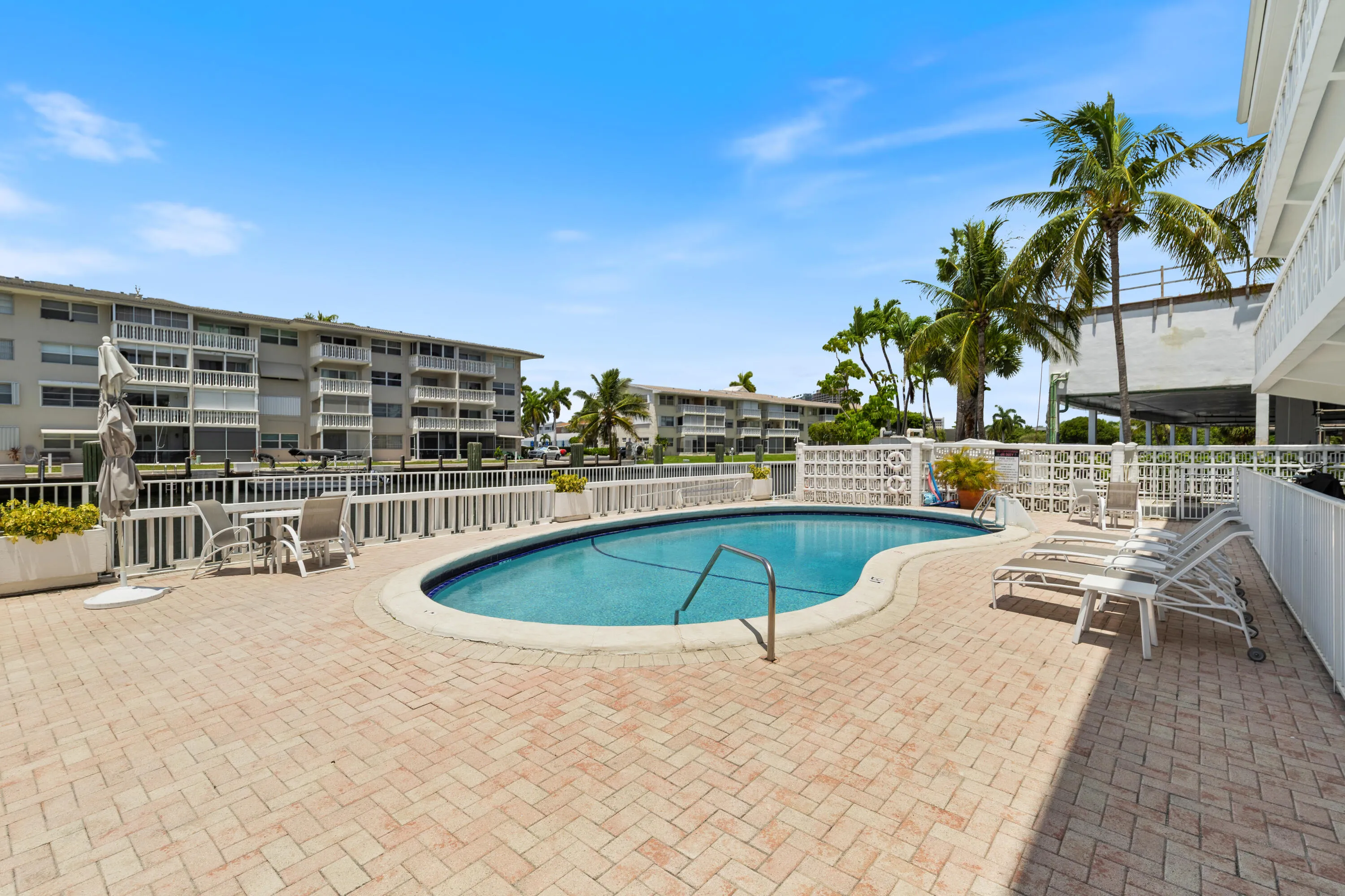 28-419 Golden Isles Drive Unit 210 Halle