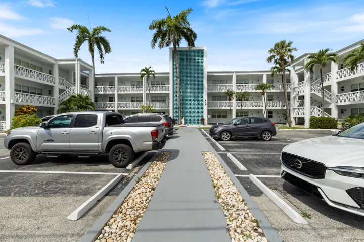 02-419 Golden Isles Drive Unit 210 Halle