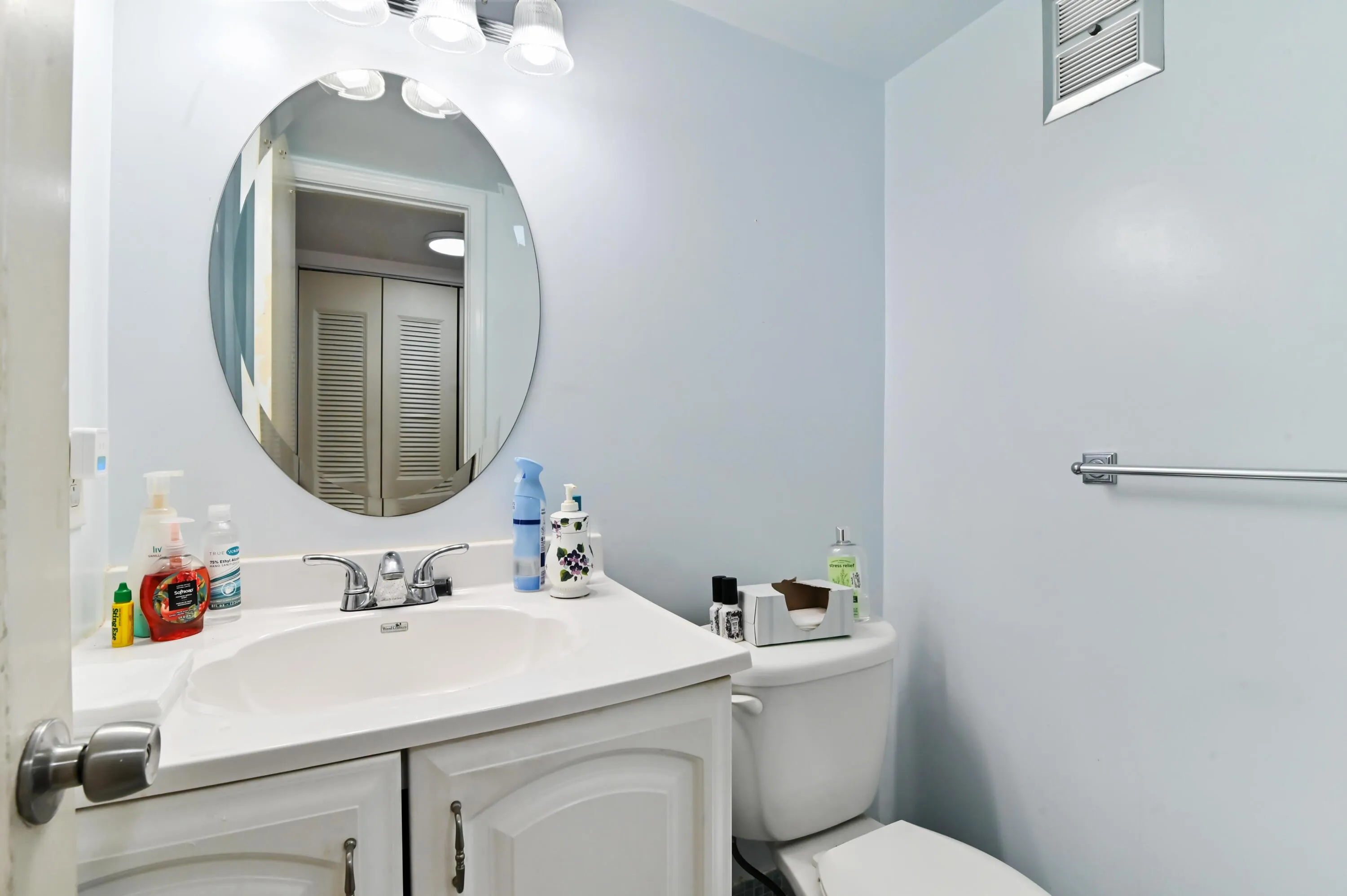 12 bathroom 01