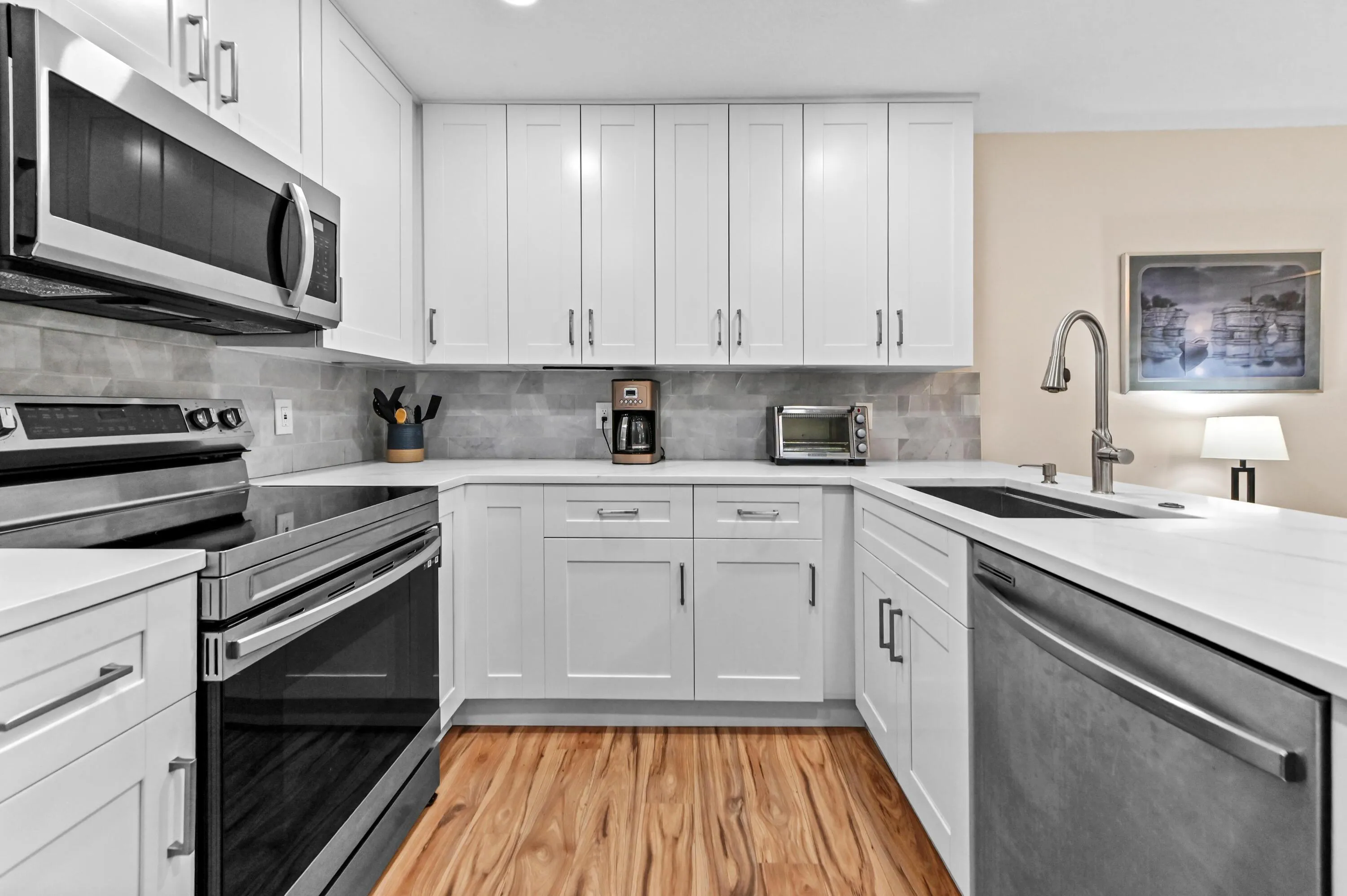 14 Kitchen 02