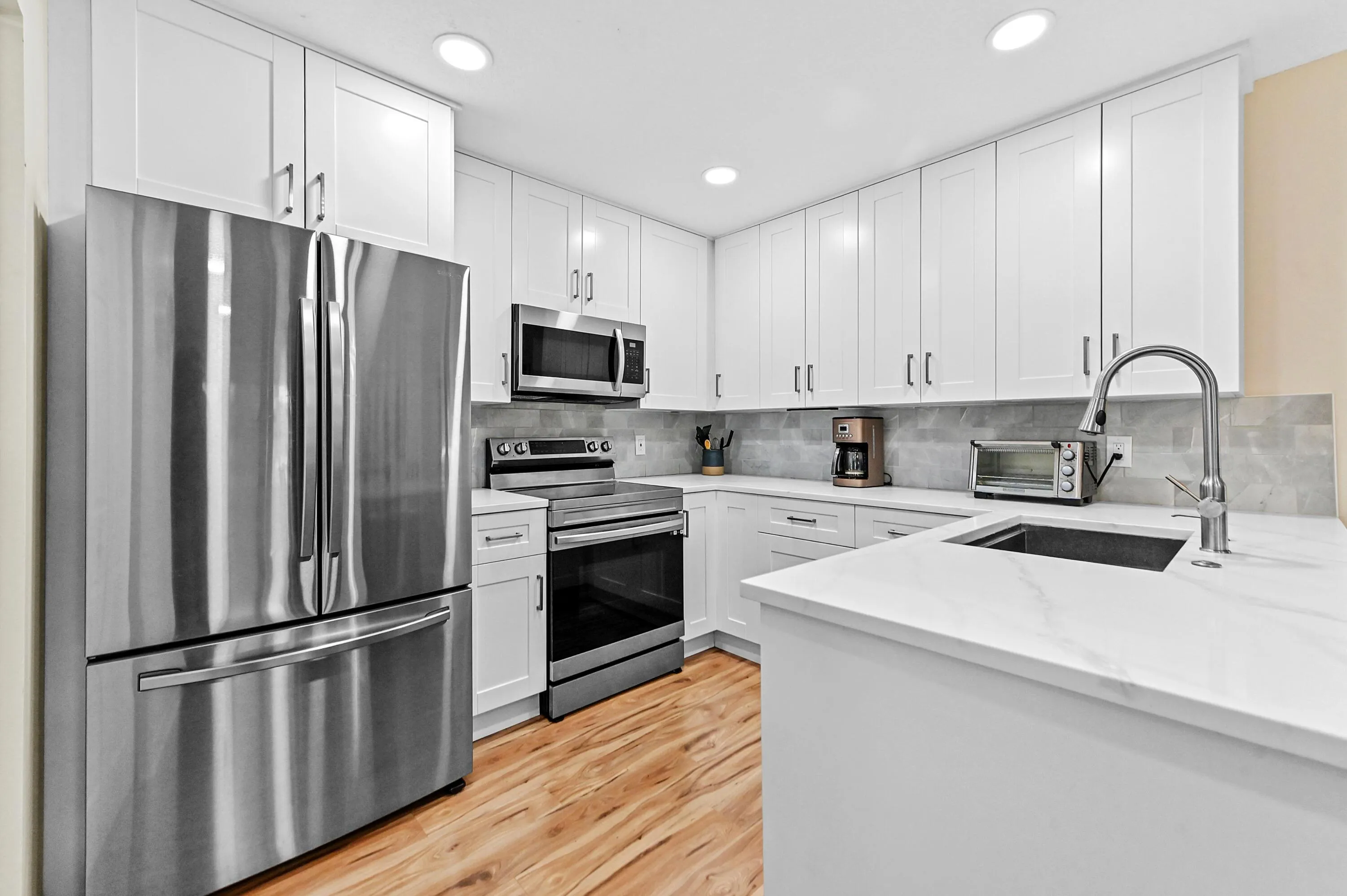 13 Kitchen 01