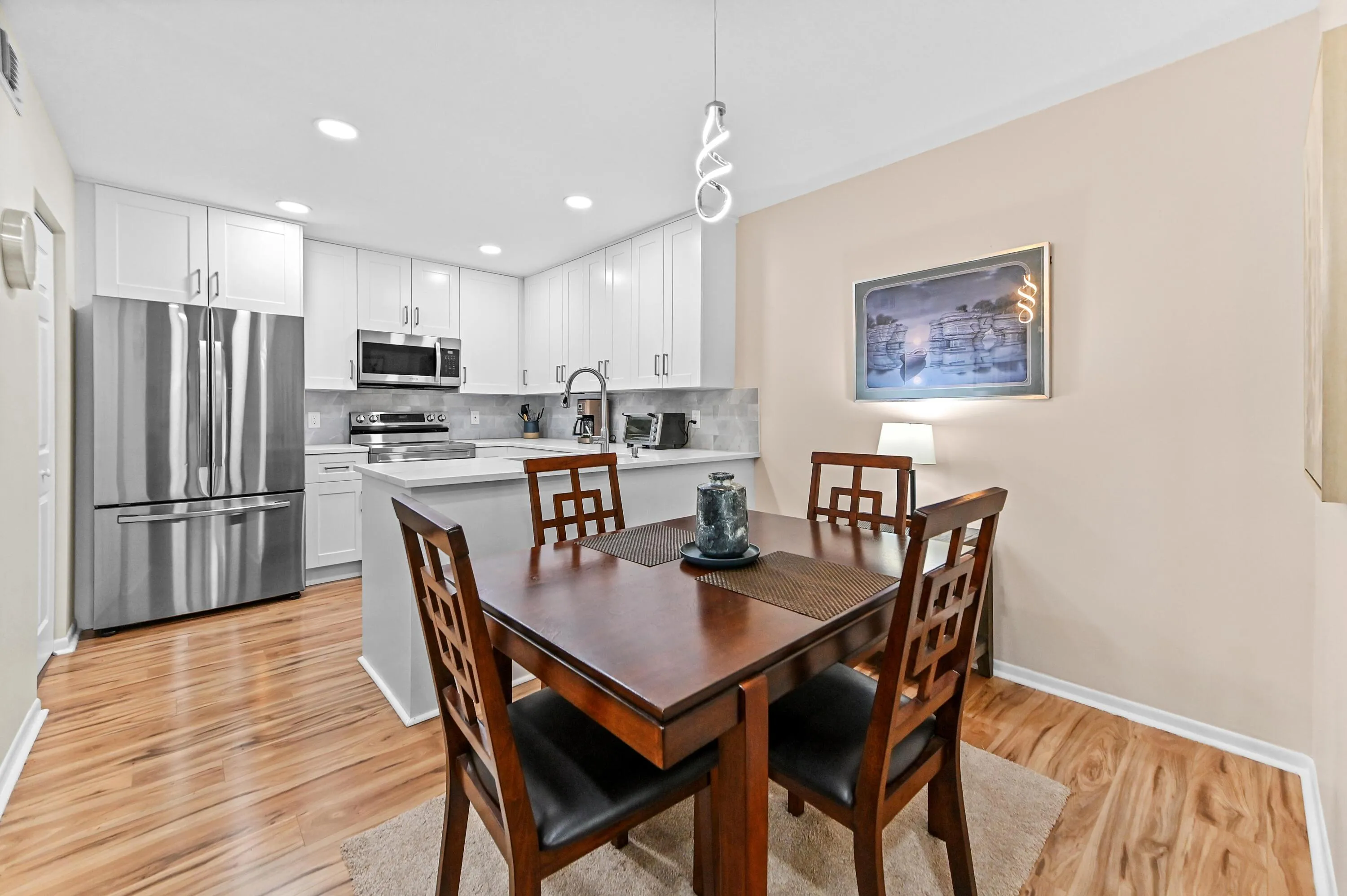 12 Dining area 01