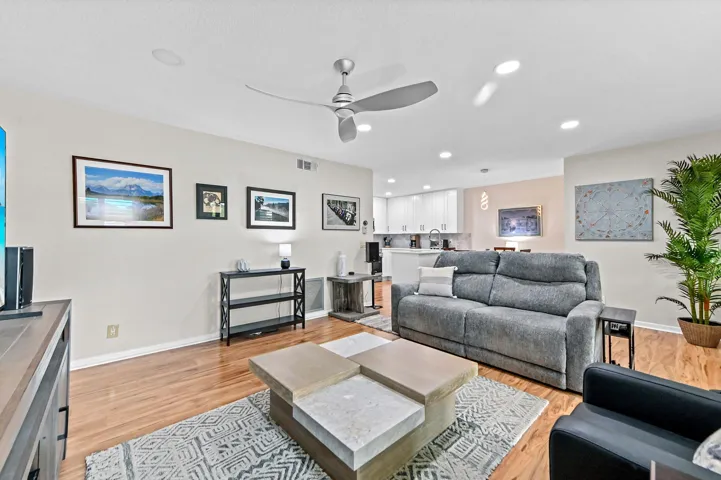 11 Living room 05