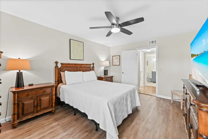 22 Bedroom 02