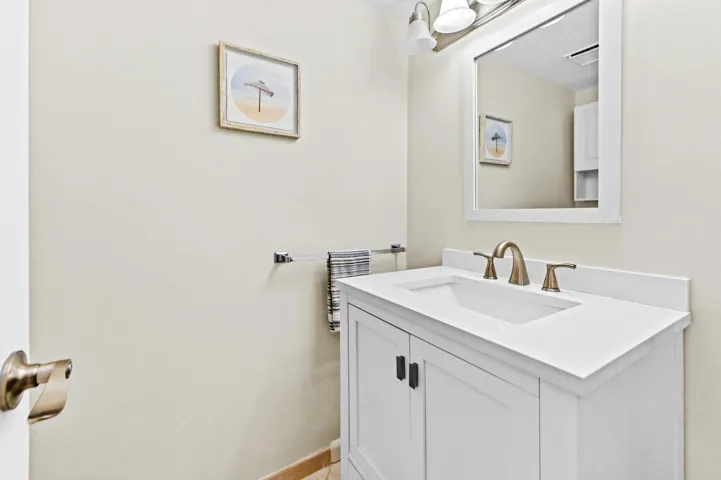 19 Bathroom 01