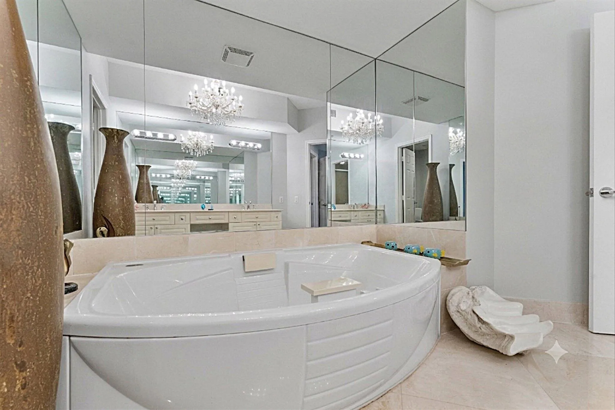27-3100 N Ocean Blvd unit 407_027