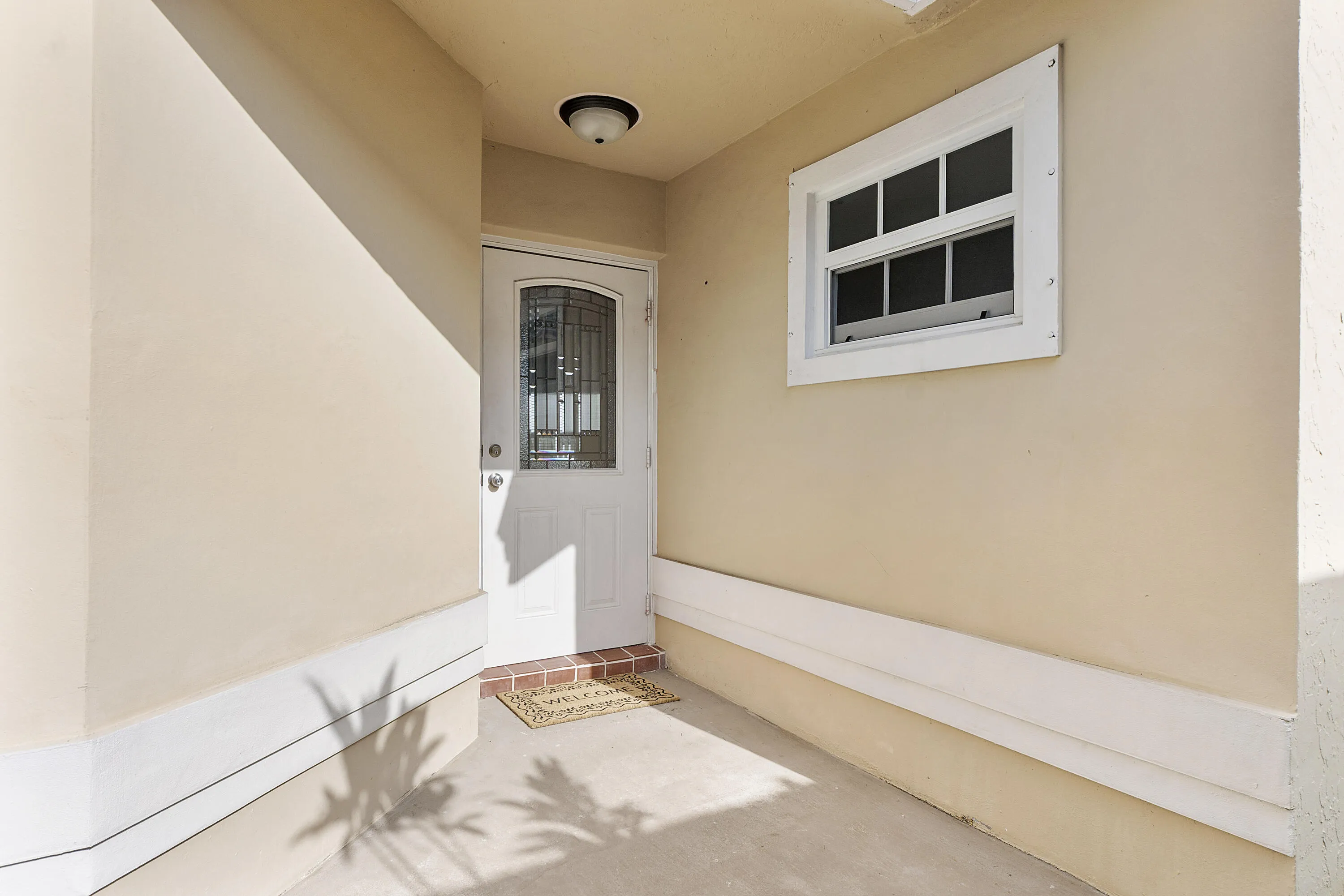 8821 Lake Park Cir N_005