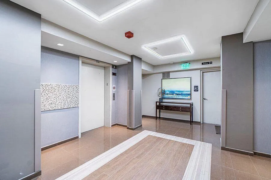 clarendon lobby 2