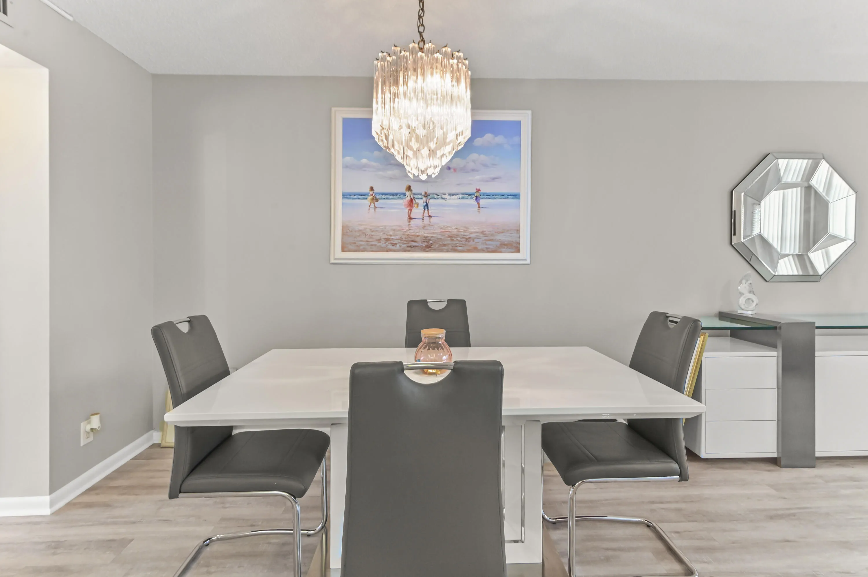 06 Dining Room 01