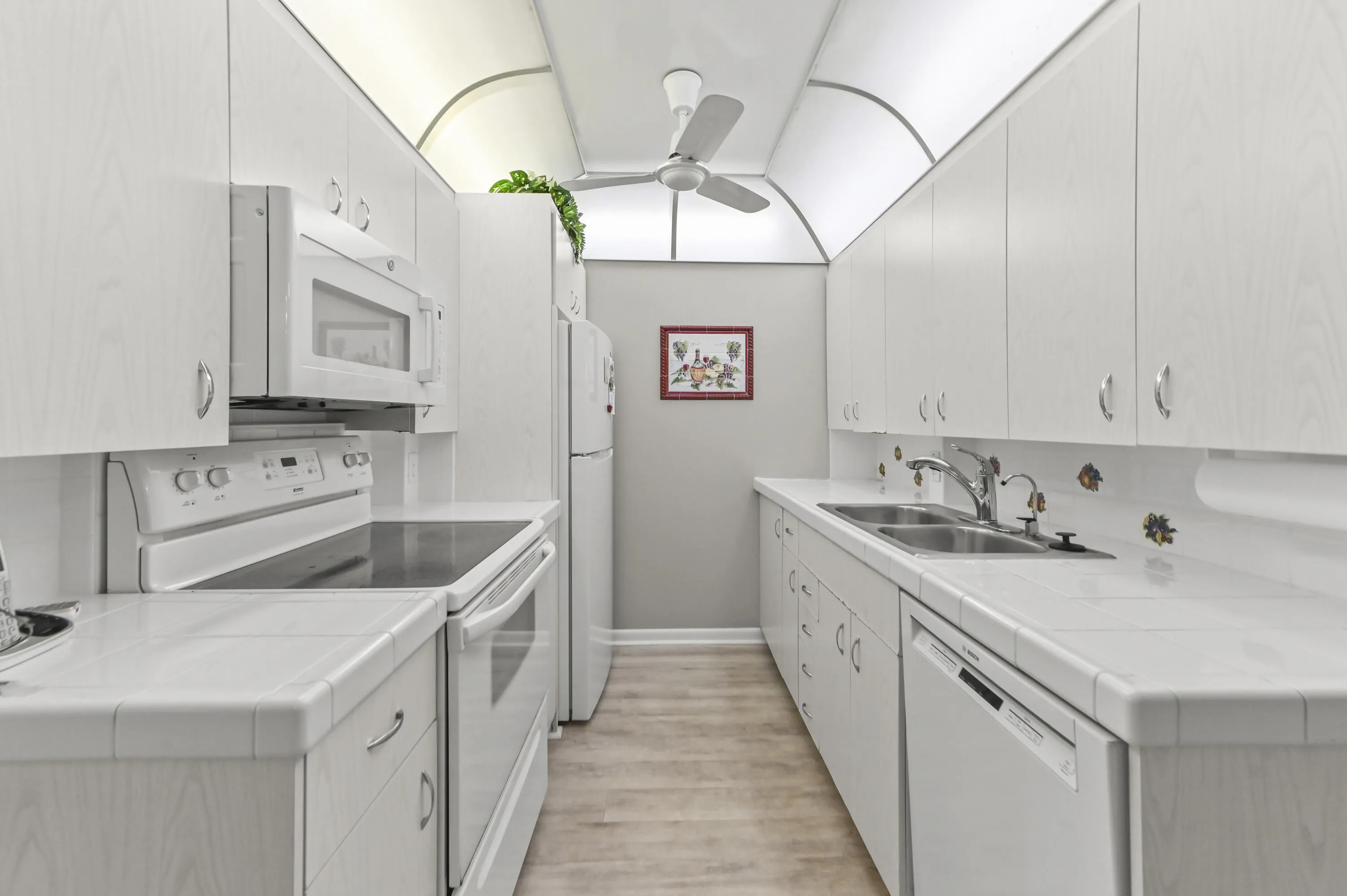 08 Kitchen 01