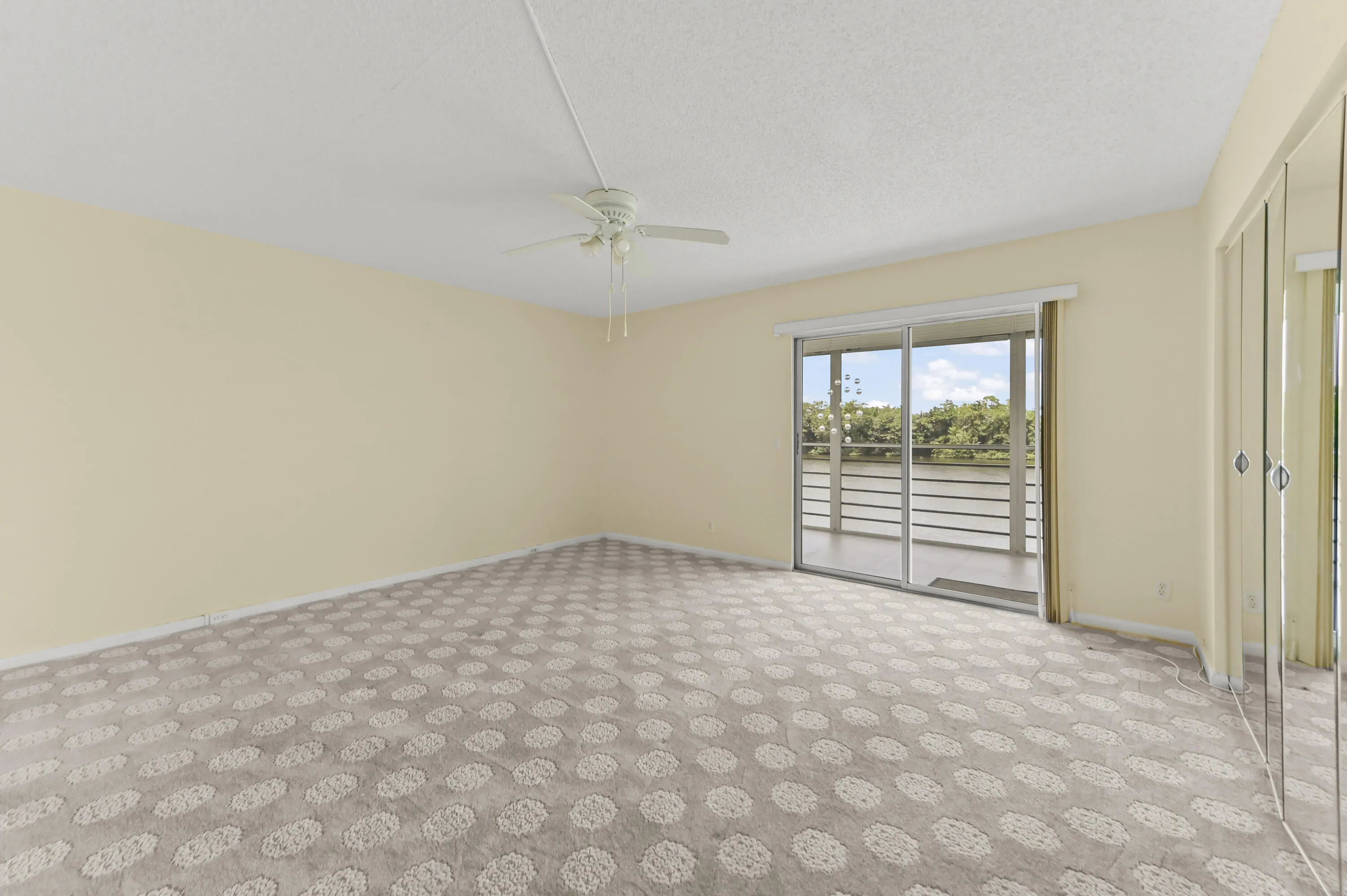 10 Bedroom 01