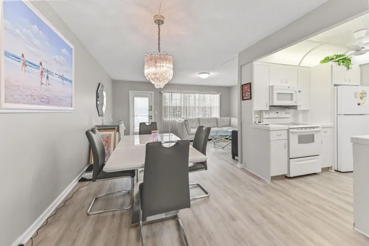 07 Dining Room 02