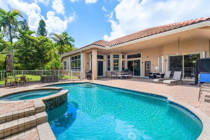 035-911ForestGlenLane-Wellington-FL-3341