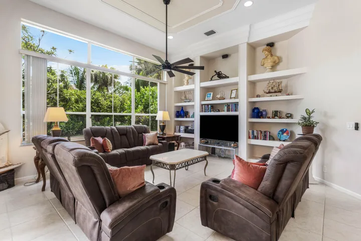 015-911ForestGlenLane-Wellington-FL-3341