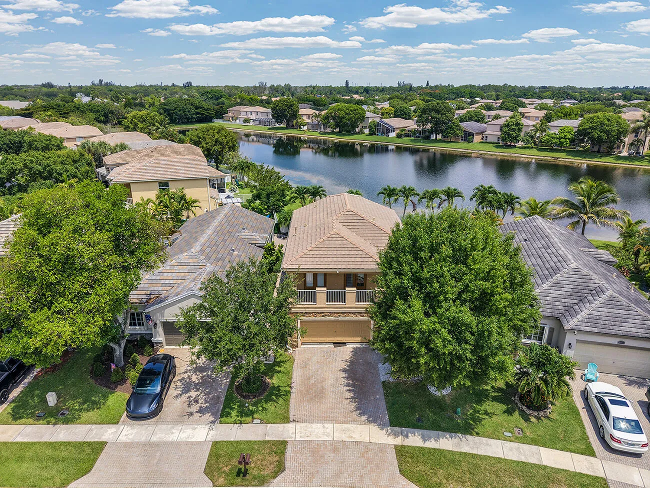 Huge lot on the lake