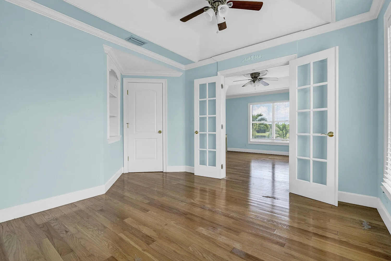 Easily converted to a 4th Additional bedroom with separate entrance off the primary bedroom.
