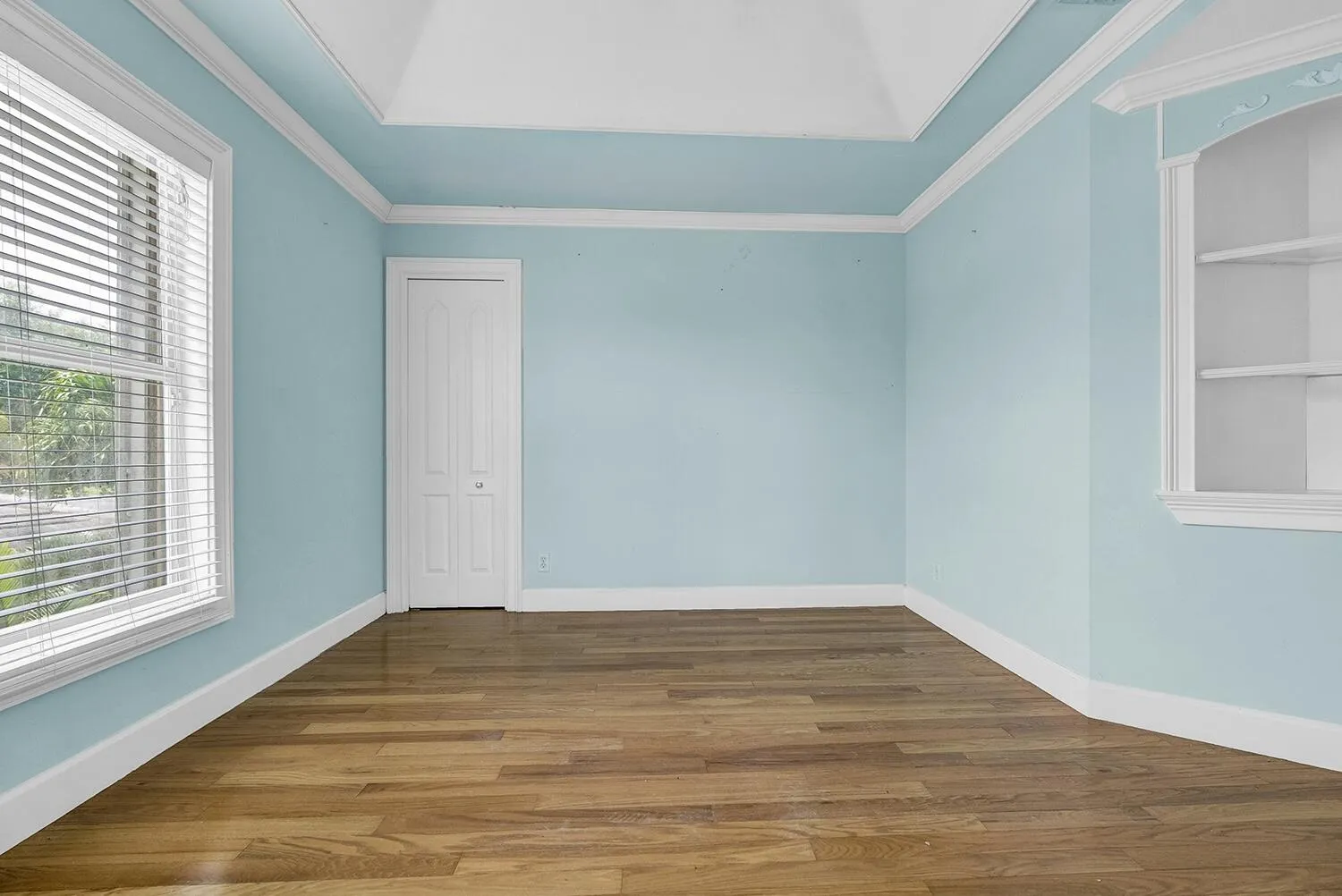 sitting room off primary bedroom or additional bedroom