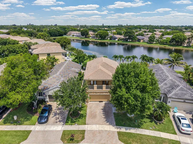 Huge lot on the lake