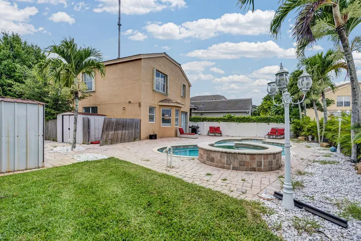 Beautiful oversized backyard