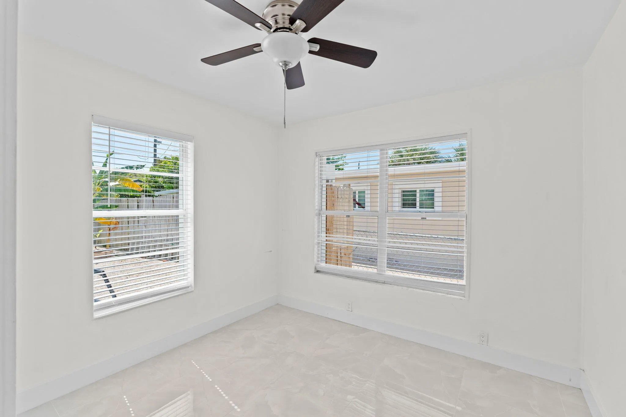 32-web-or-mls-A7403836