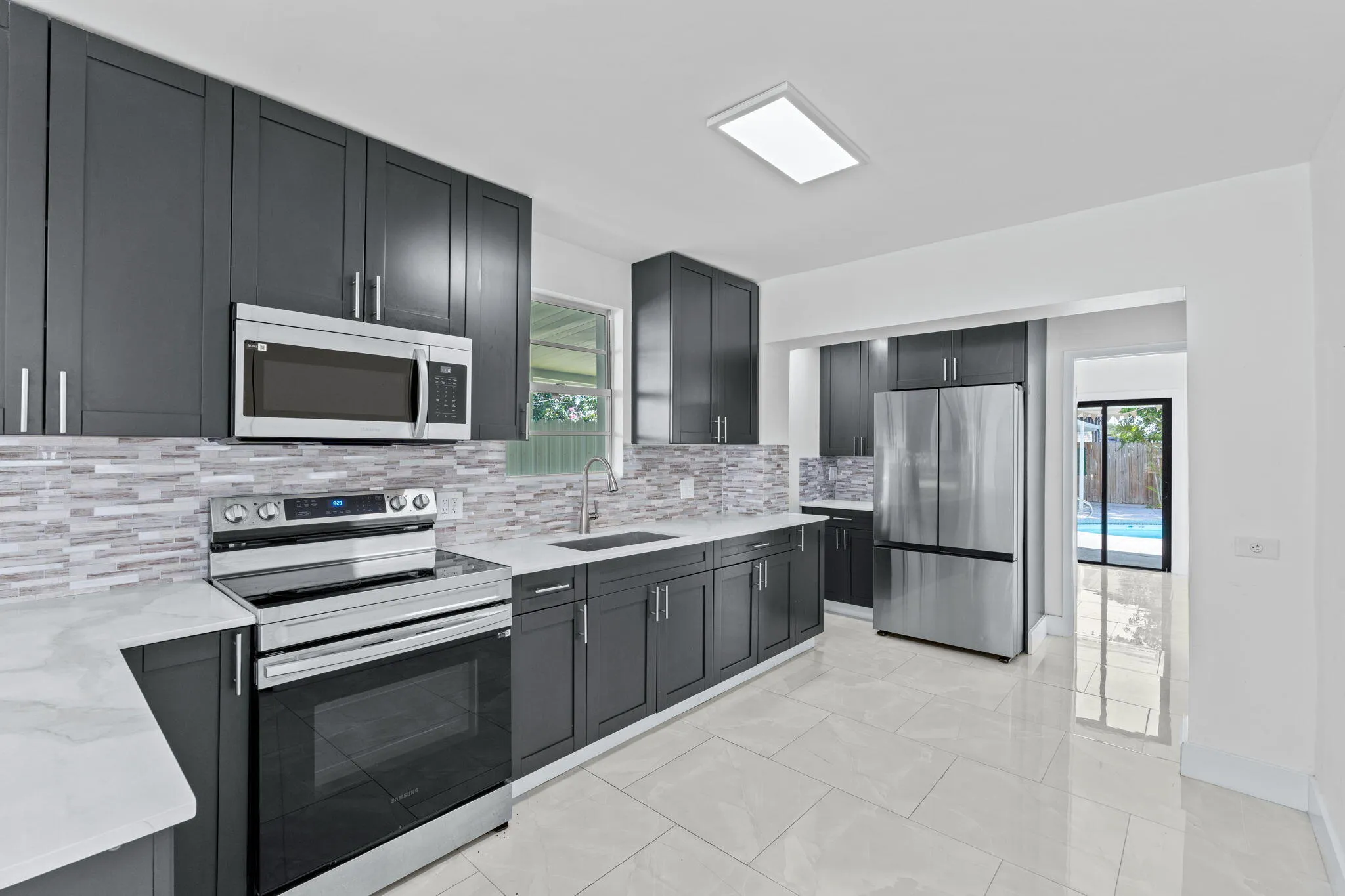 43-web-or-mls-A7403800