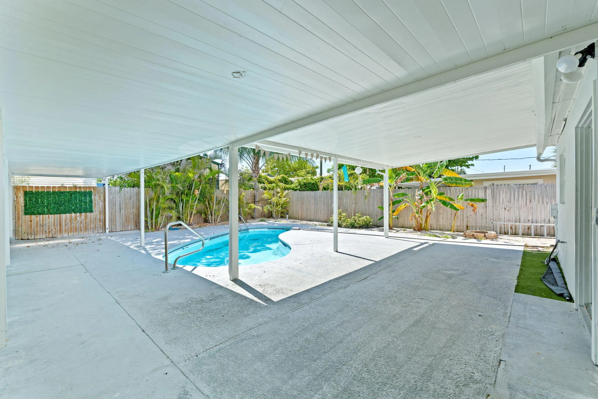 27-web-or-mls-A7403856