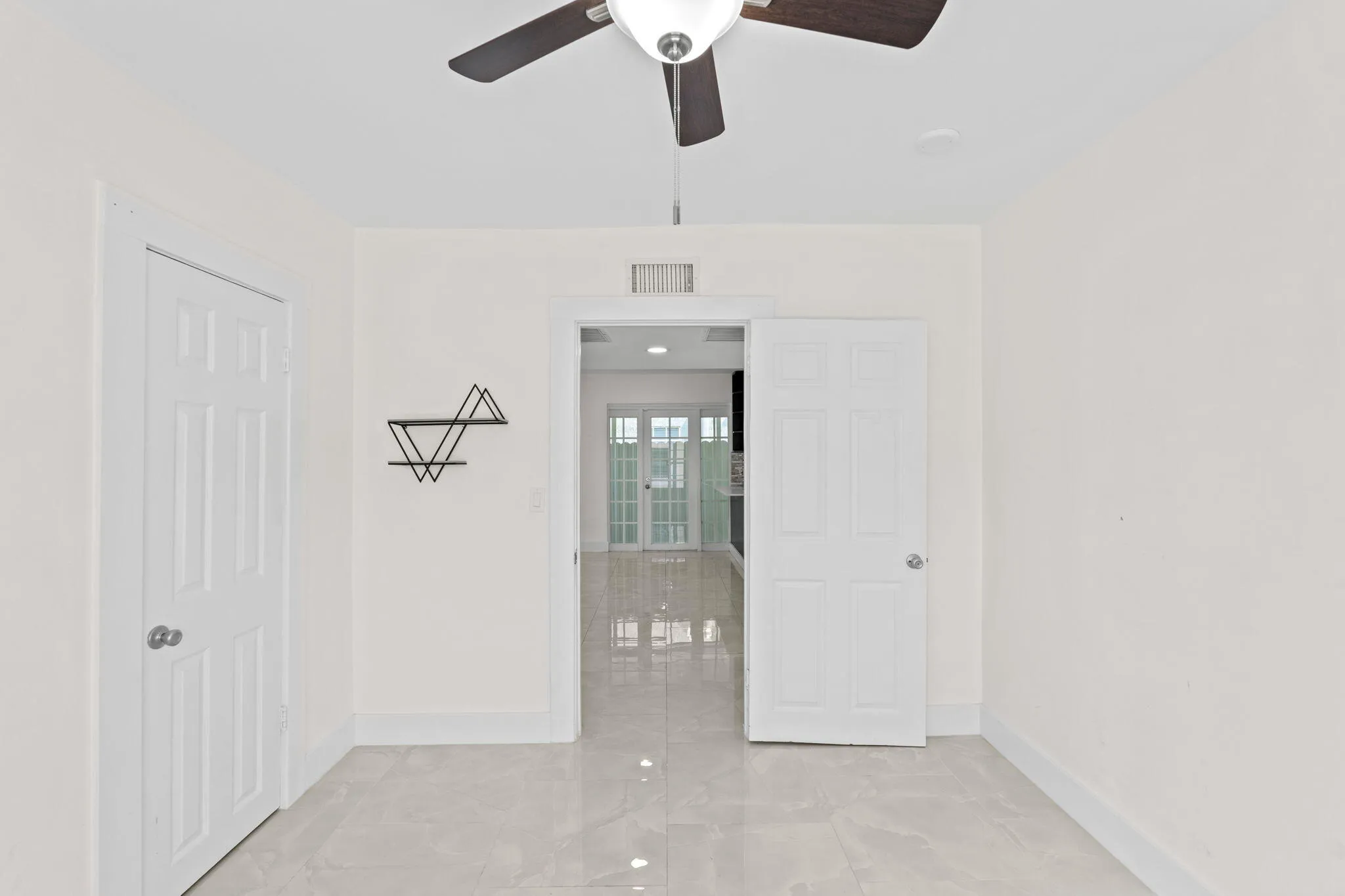33-web-or-mls-A7403833