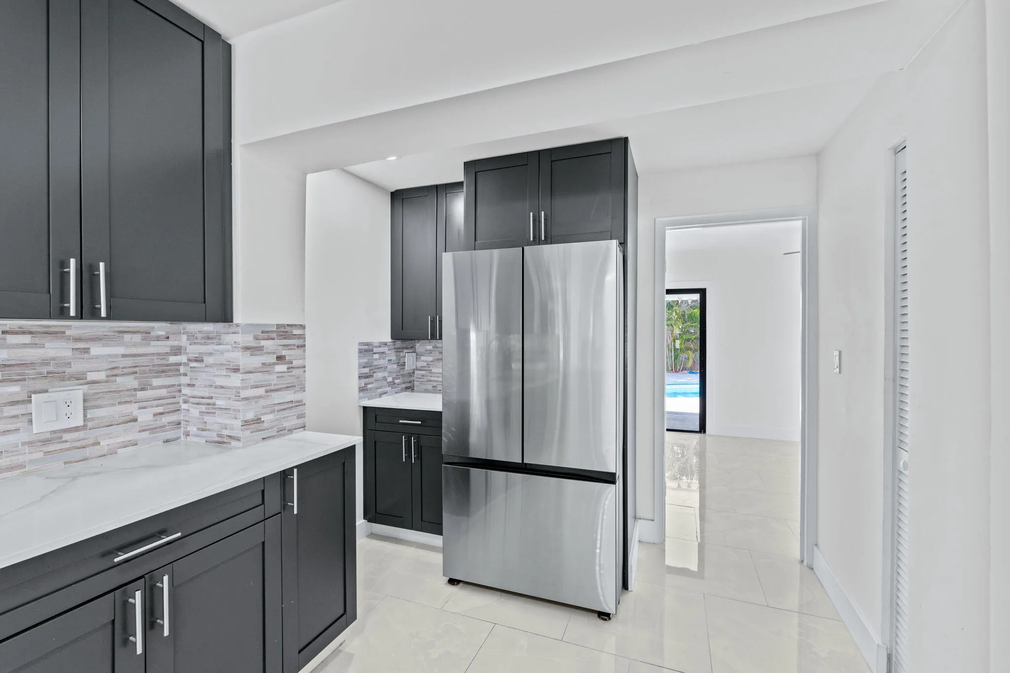 42-web-or-mls-A7403803