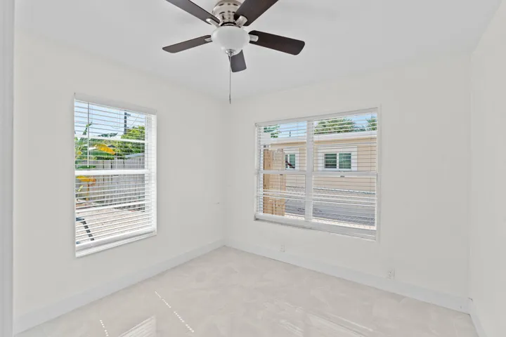 32-web-or-mls-A7403836
