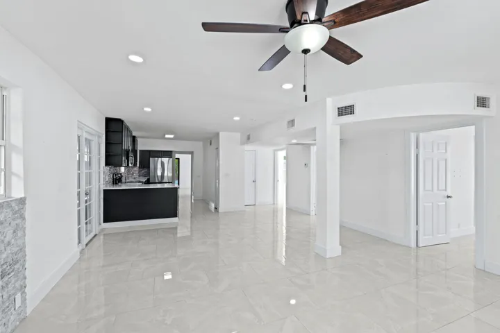 48-web-or-mls-A7403785