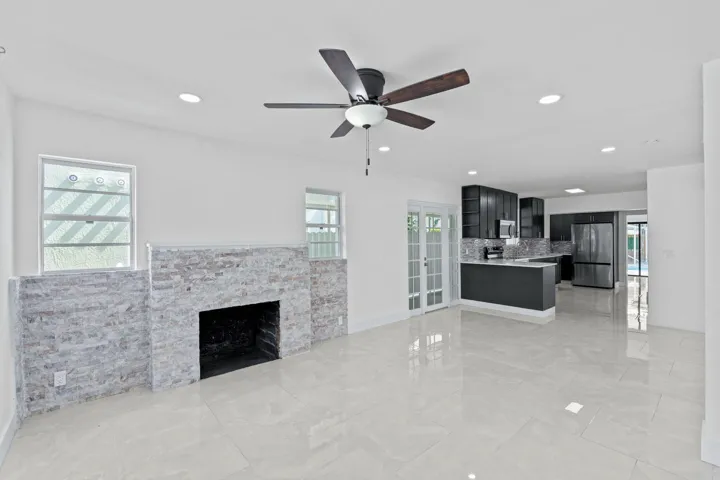 49-web-or-mls-A7403782