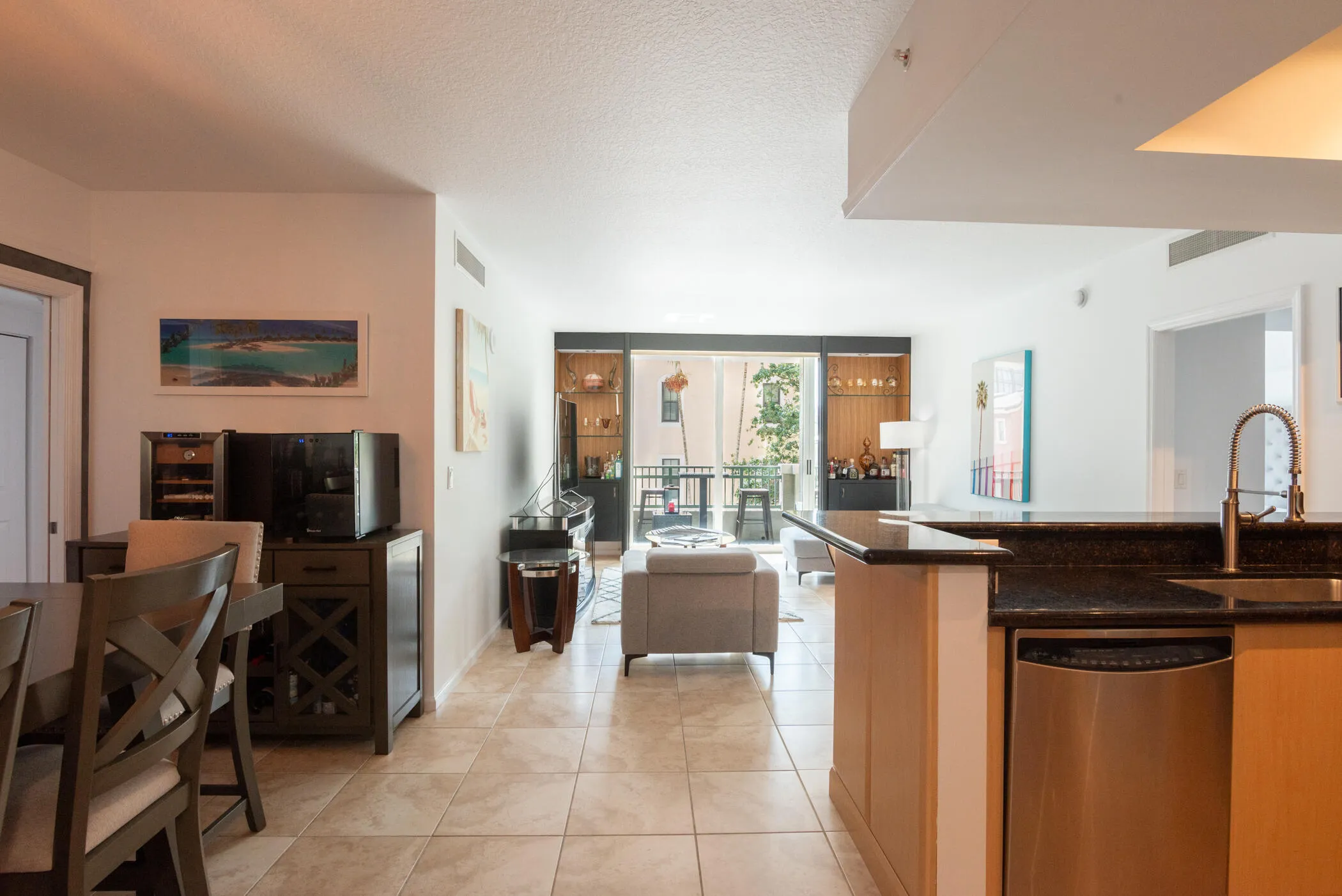 © Clark-403 S Sapodilla 207-006