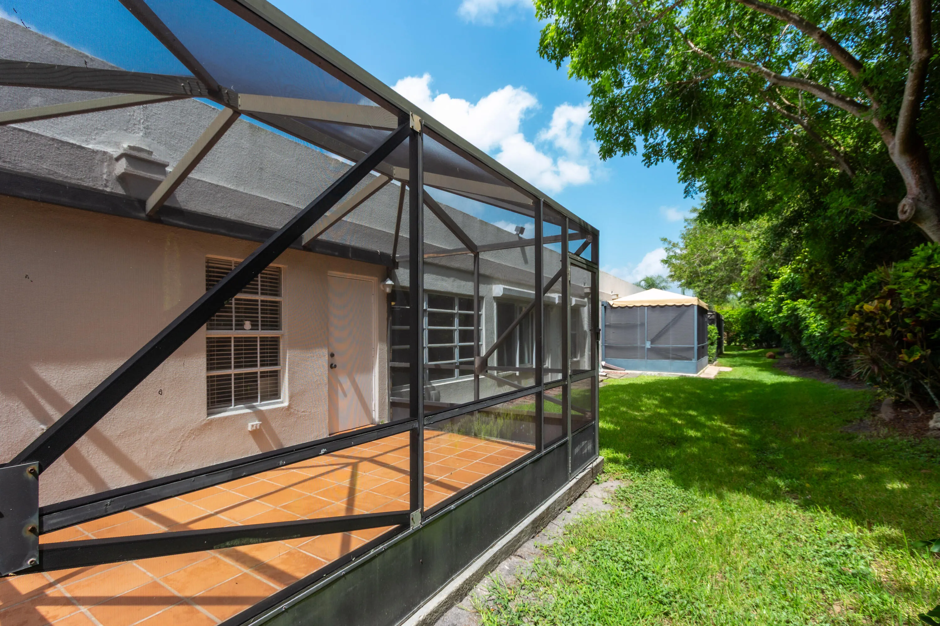 Large screened in patio!