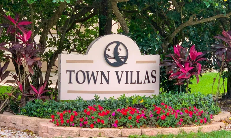 Welcome home to "Town Villas" Boca's premier 55+ active adult community!!!!
