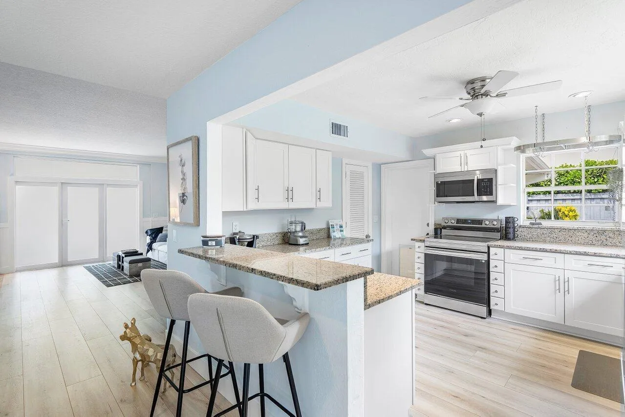 006-233LakeTerrace-DelrayBeach-FL-33444-