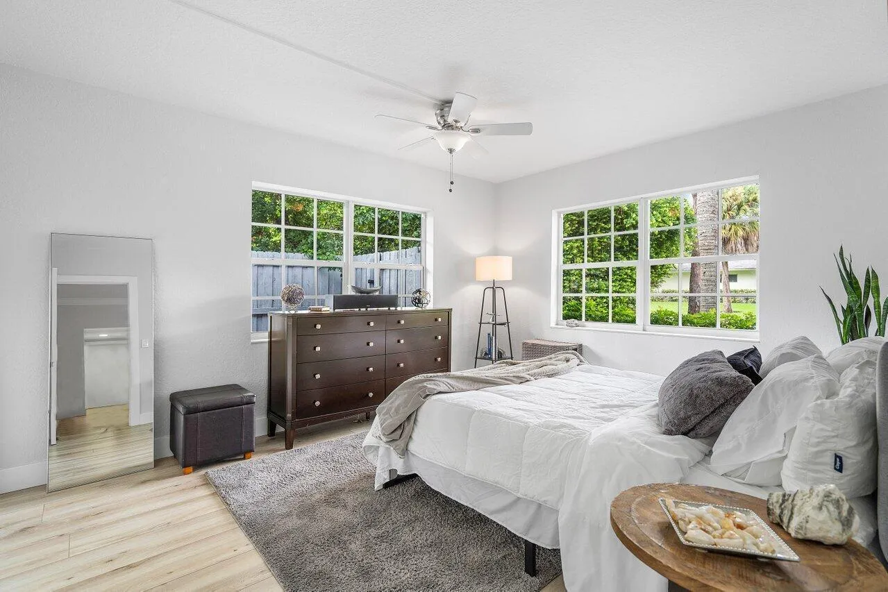 020-233LakeTerrace-DelrayBeach-FL-33444-