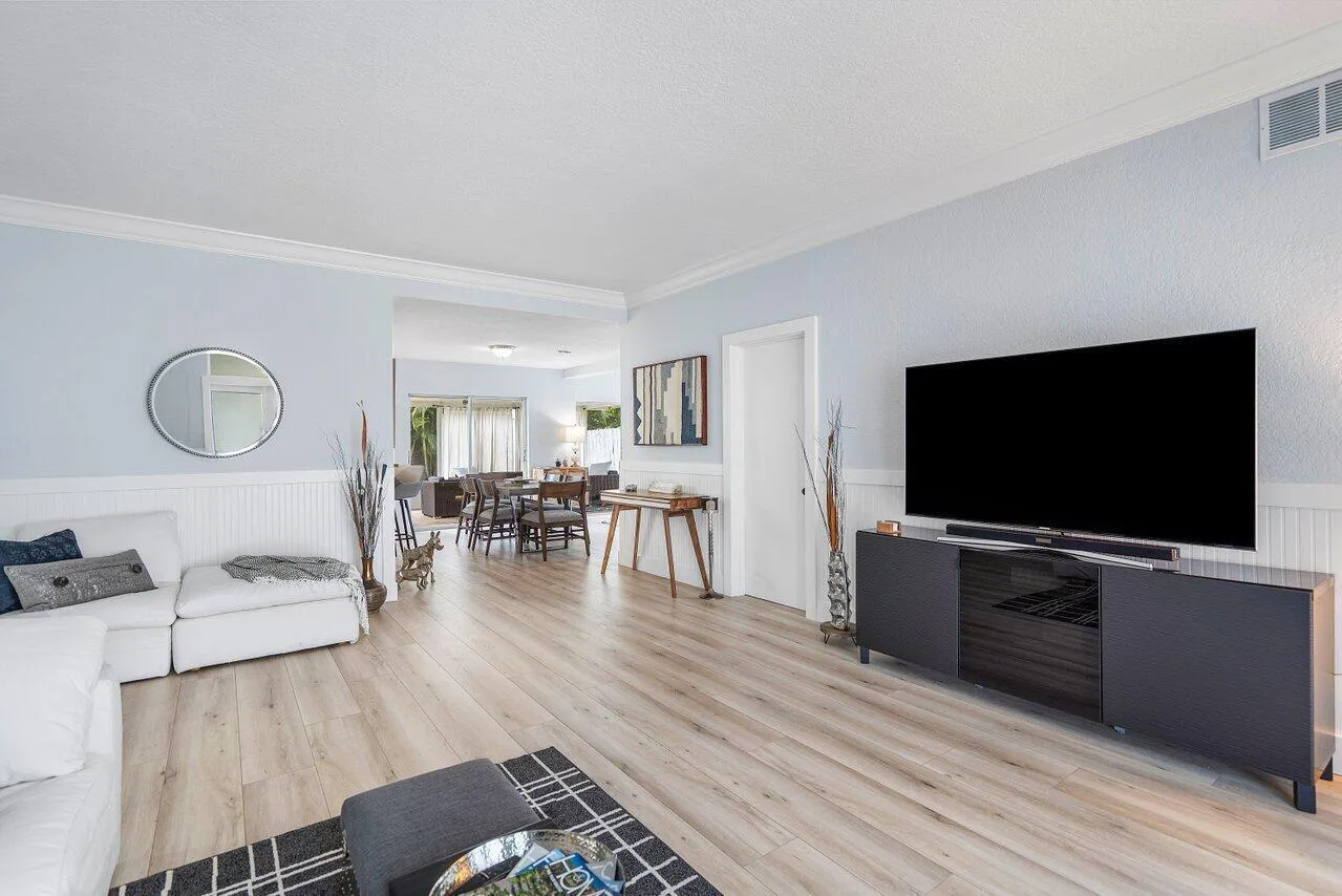 004-233LakeTerrace-DelrayBeach-FL-33444-