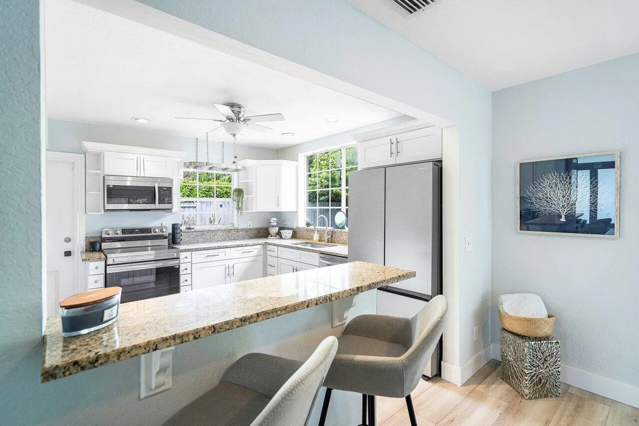 007-233LakeTerrace-DelrayBeach-FL-33444-
