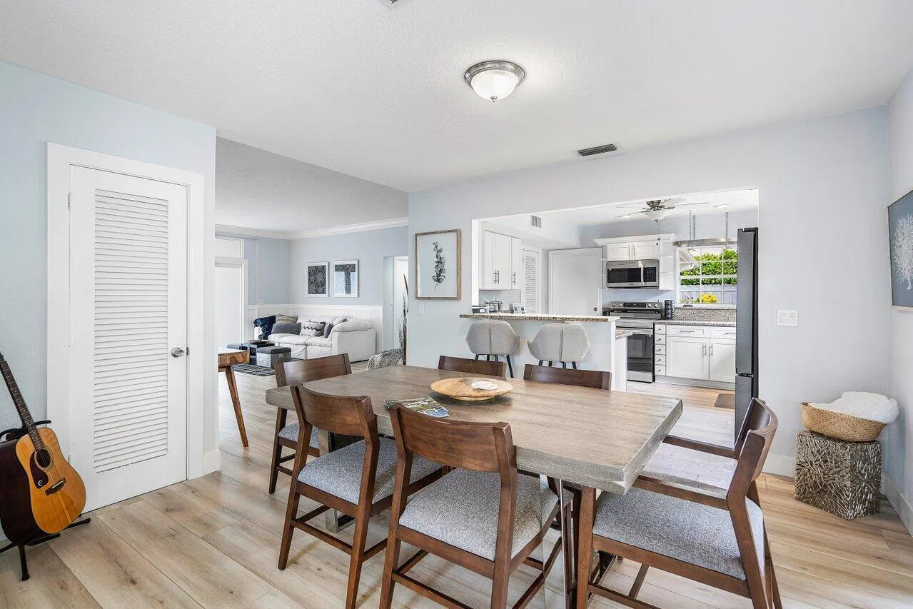 013-233LakeTerrace-DelrayBeach-FL-33444-